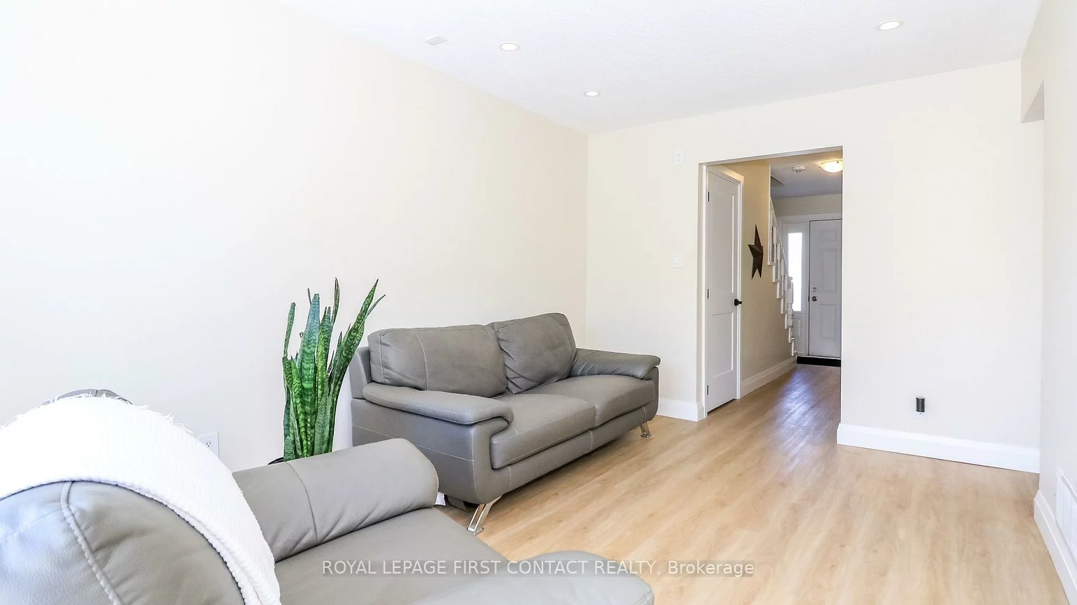 261, Rose, Wellington, Barrie