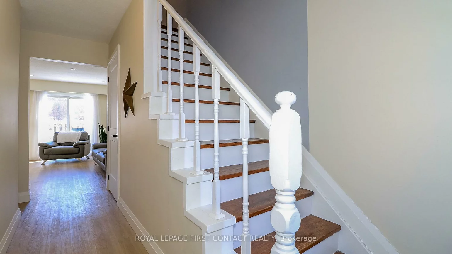 261, Rose, Wellington, Barrie