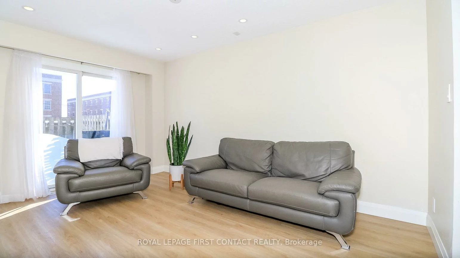 261, Rose, Wellington, Barrie