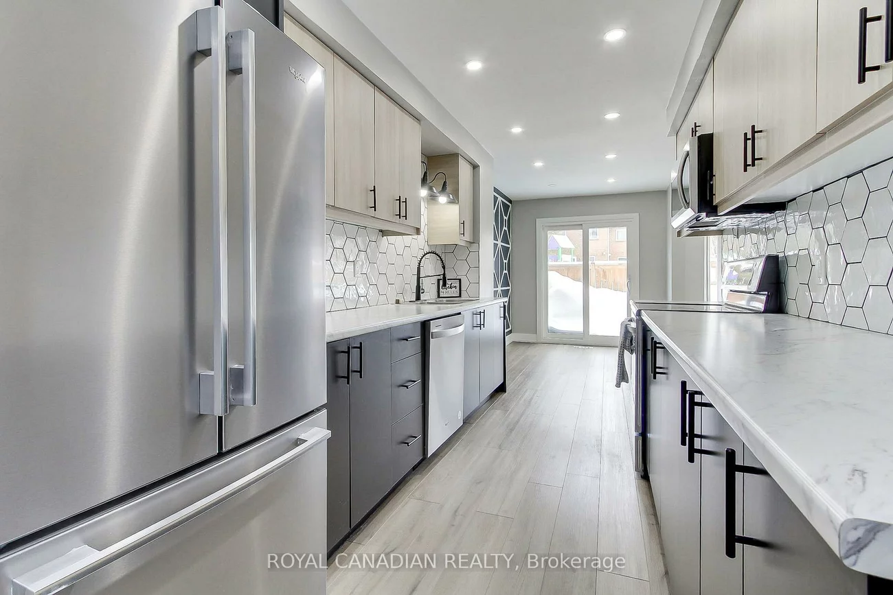 165, KOZLOV, West Bayfield, Barrie