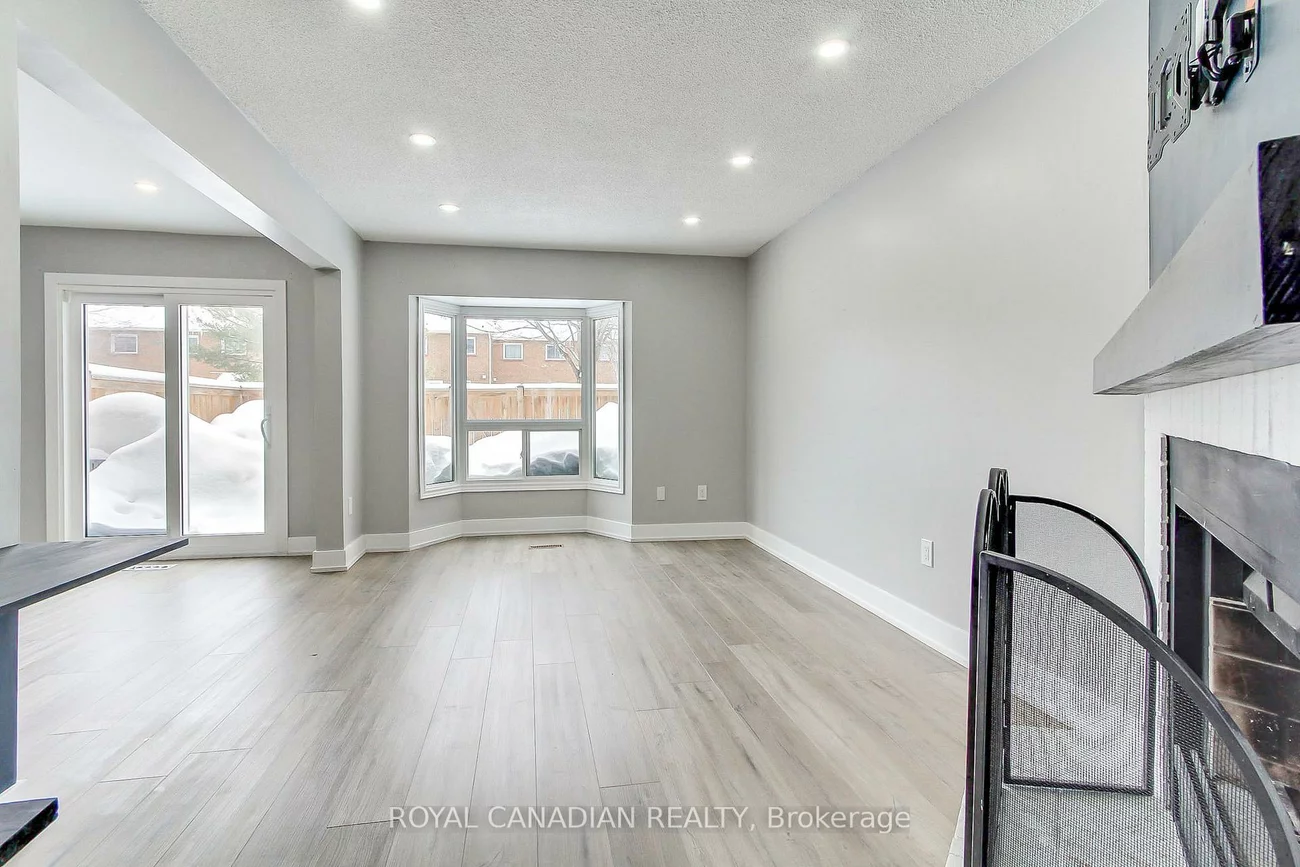 165, KOZLOV, West Bayfield, Barrie