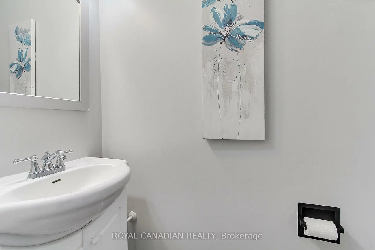 165, KOZLOV, West Bayfield, Barrie