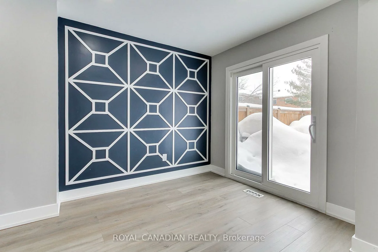 165, KOZLOV, West Bayfield, Barrie