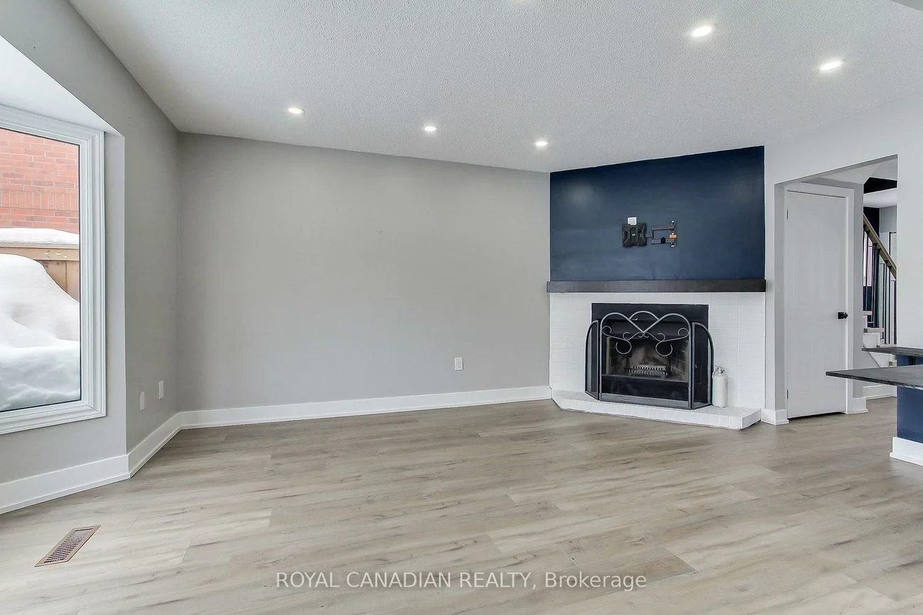 165, KOZLOV, West Bayfield, Barrie