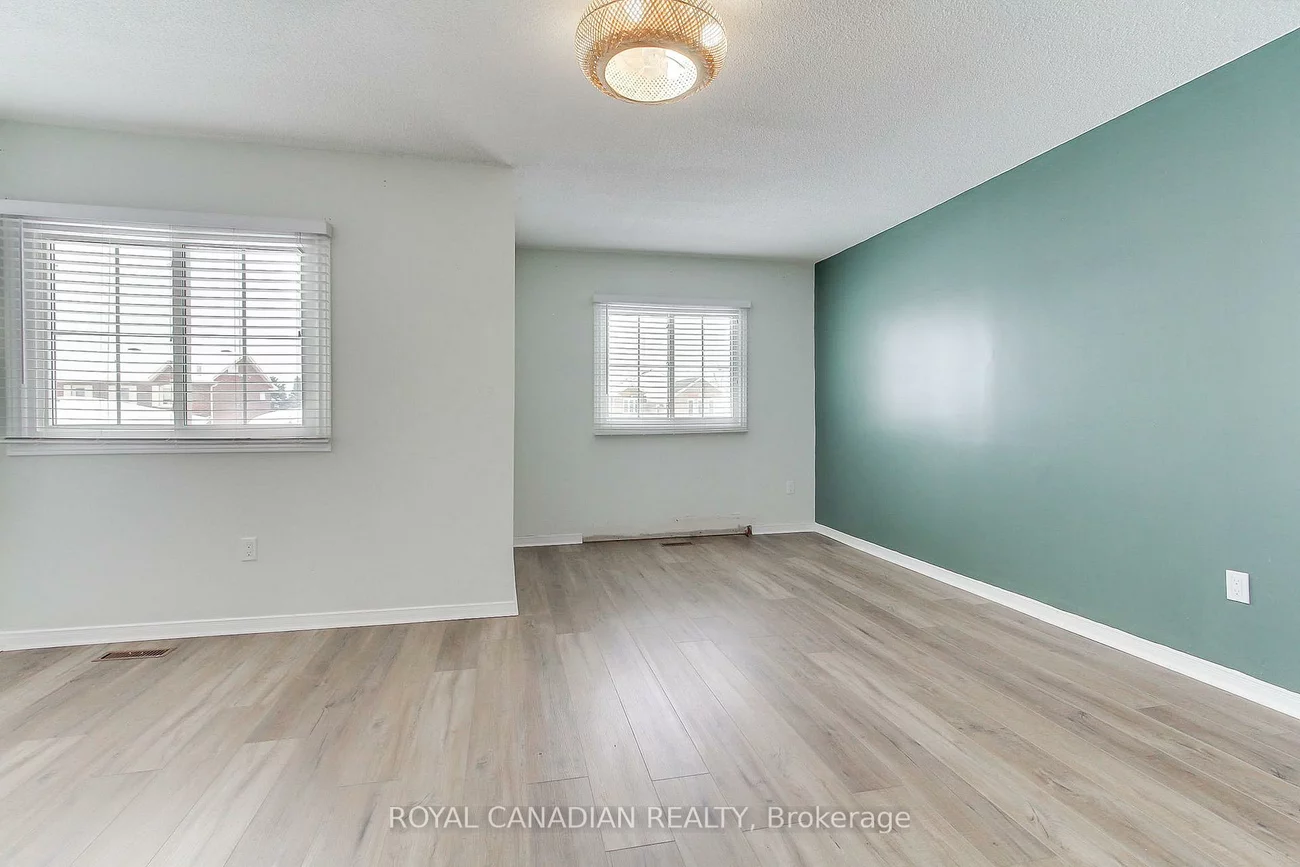 165, KOZLOV, West Bayfield, Barrie