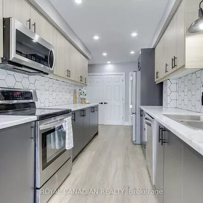 165, KOZLOV, West Bayfield, Barrie