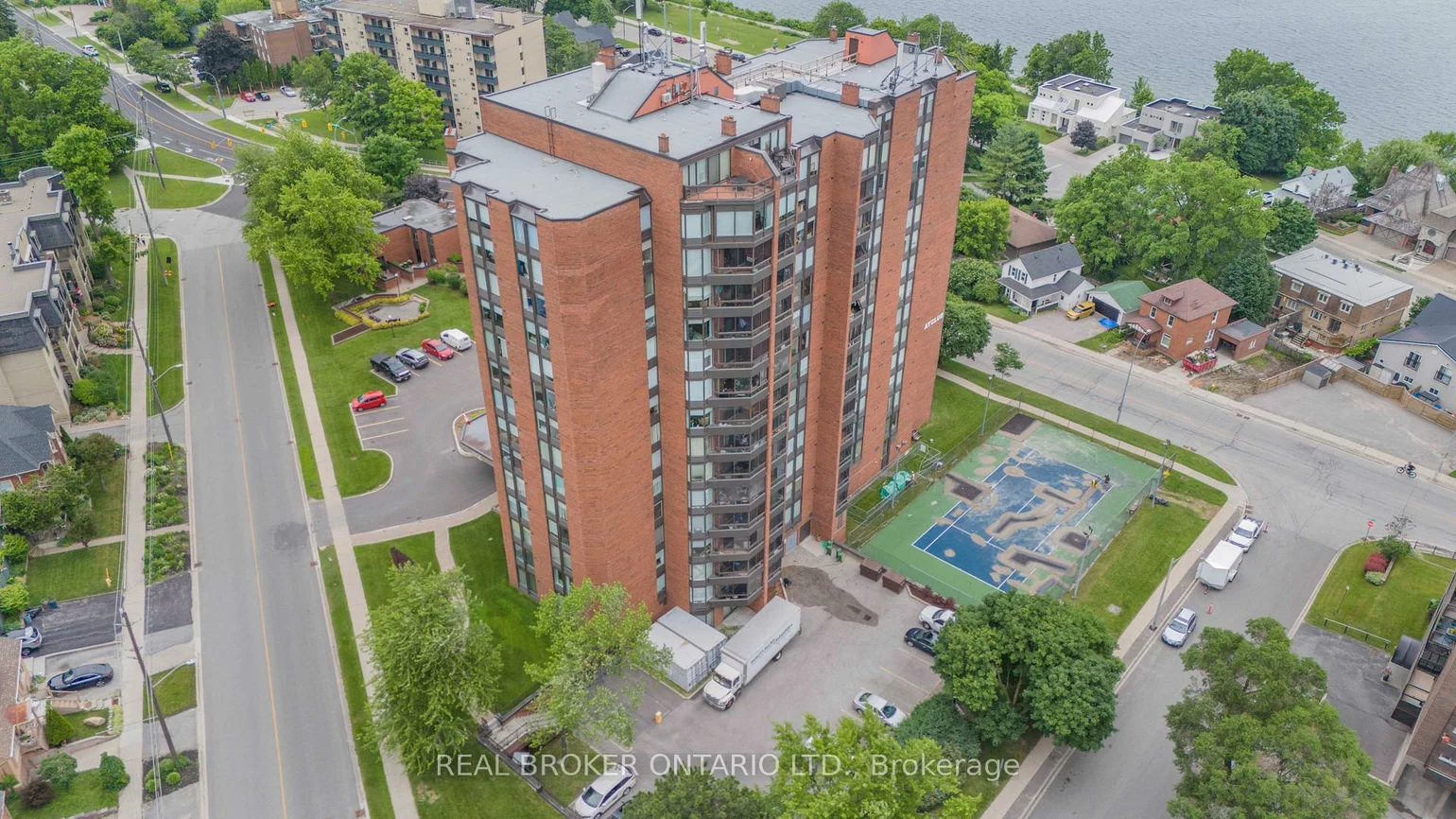 181, Collier, North Shore, Barrie