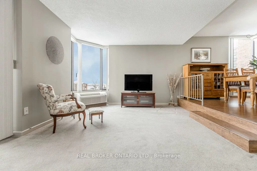 181, Collier, North Shore, Barrie