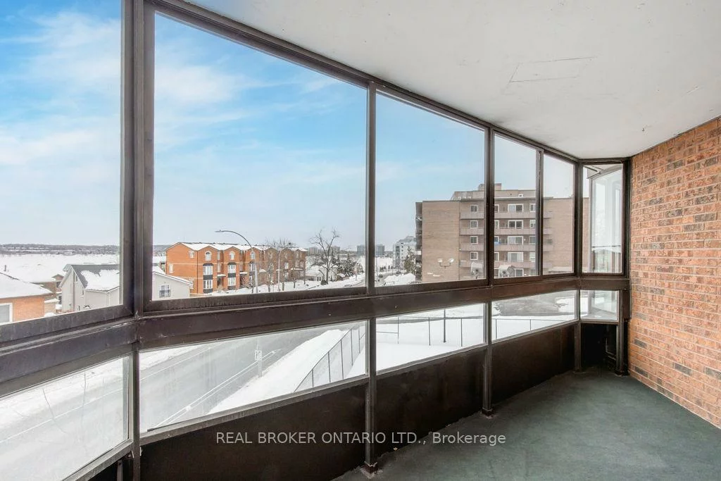 181, Collier, North Shore, Barrie