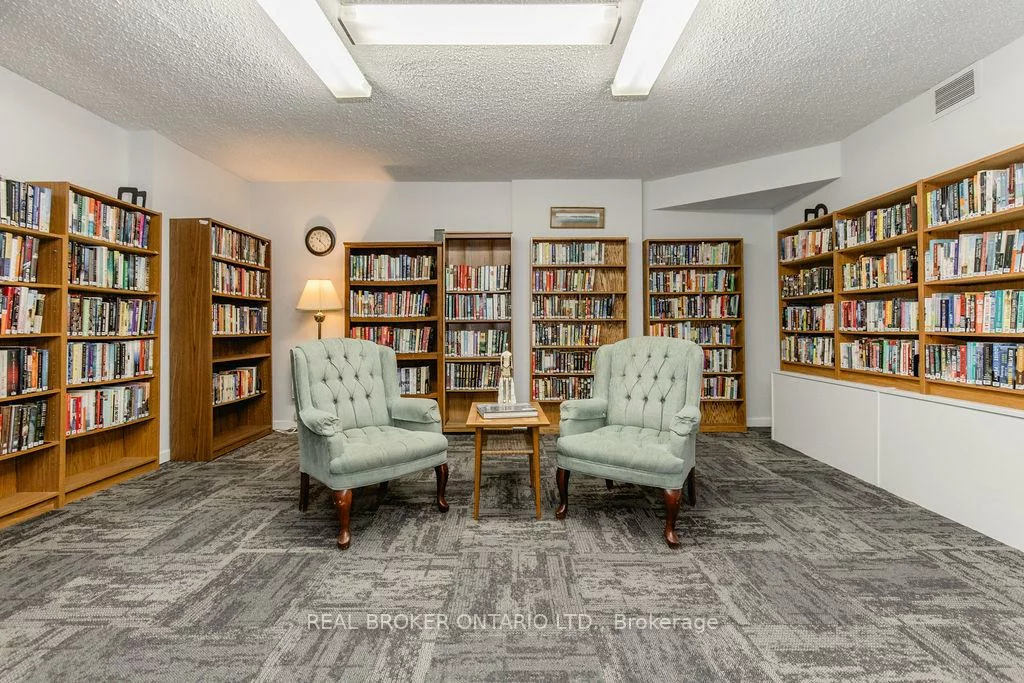 181, Collier, North Shore, Barrie