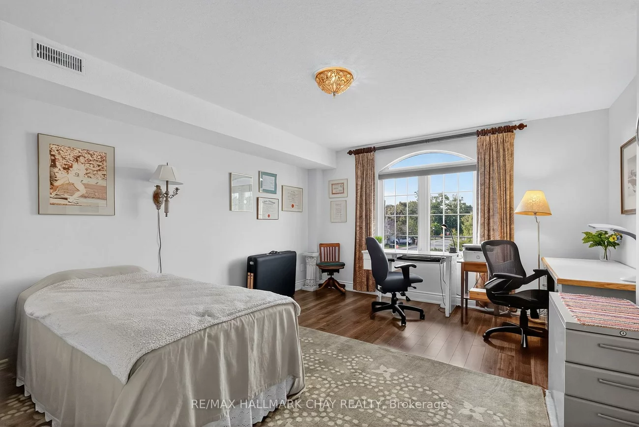 222, Steel, Grove East, Barrie