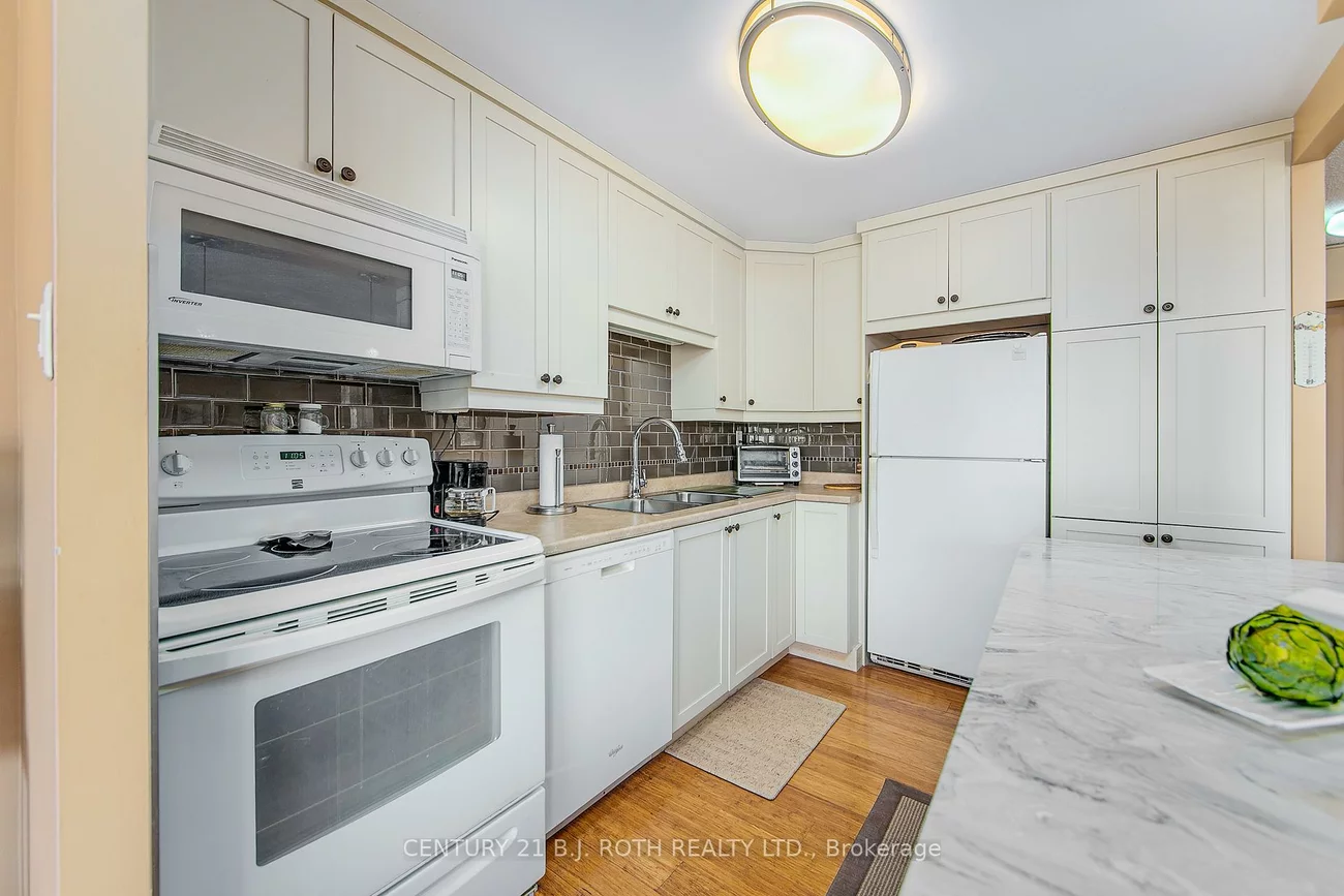 181, Collier, North Shore, Barrie