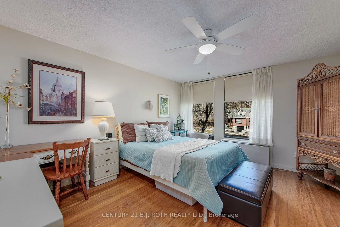 181, Collier, North Shore, Barrie