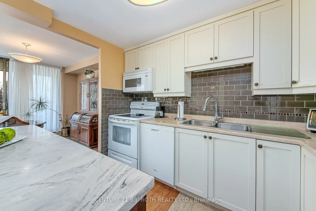 181, Collier, North Shore, Barrie