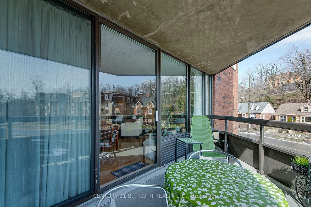 181, Collier, North Shore, Barrie