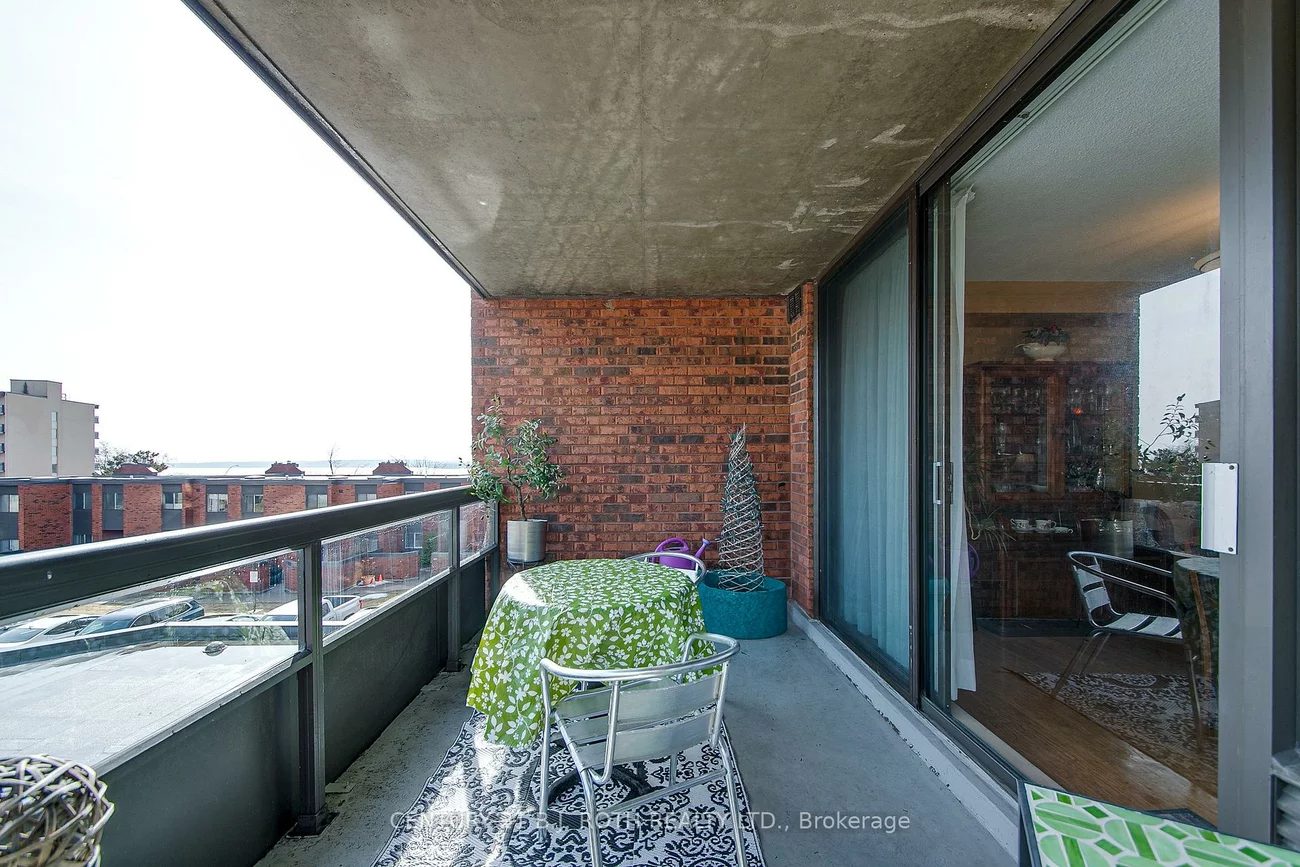 181, Collier, North Shore, Barrie