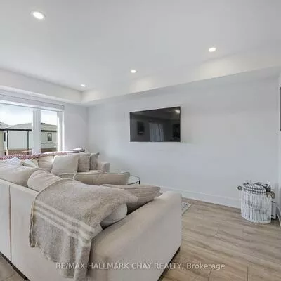 31, Pumpkin Corner, Innis-Shore, Barrie