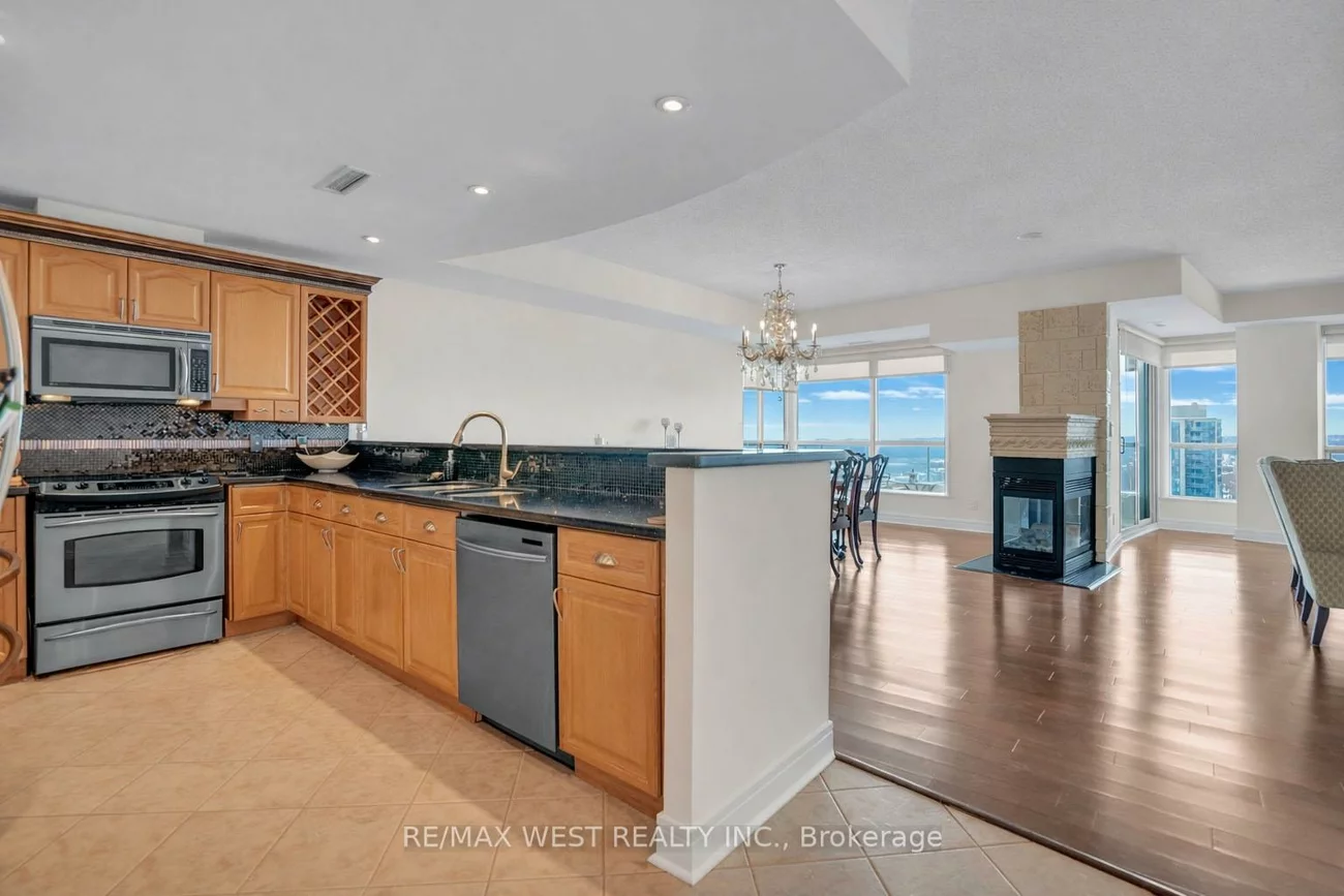 2, Toronto, City Centre, Barrie