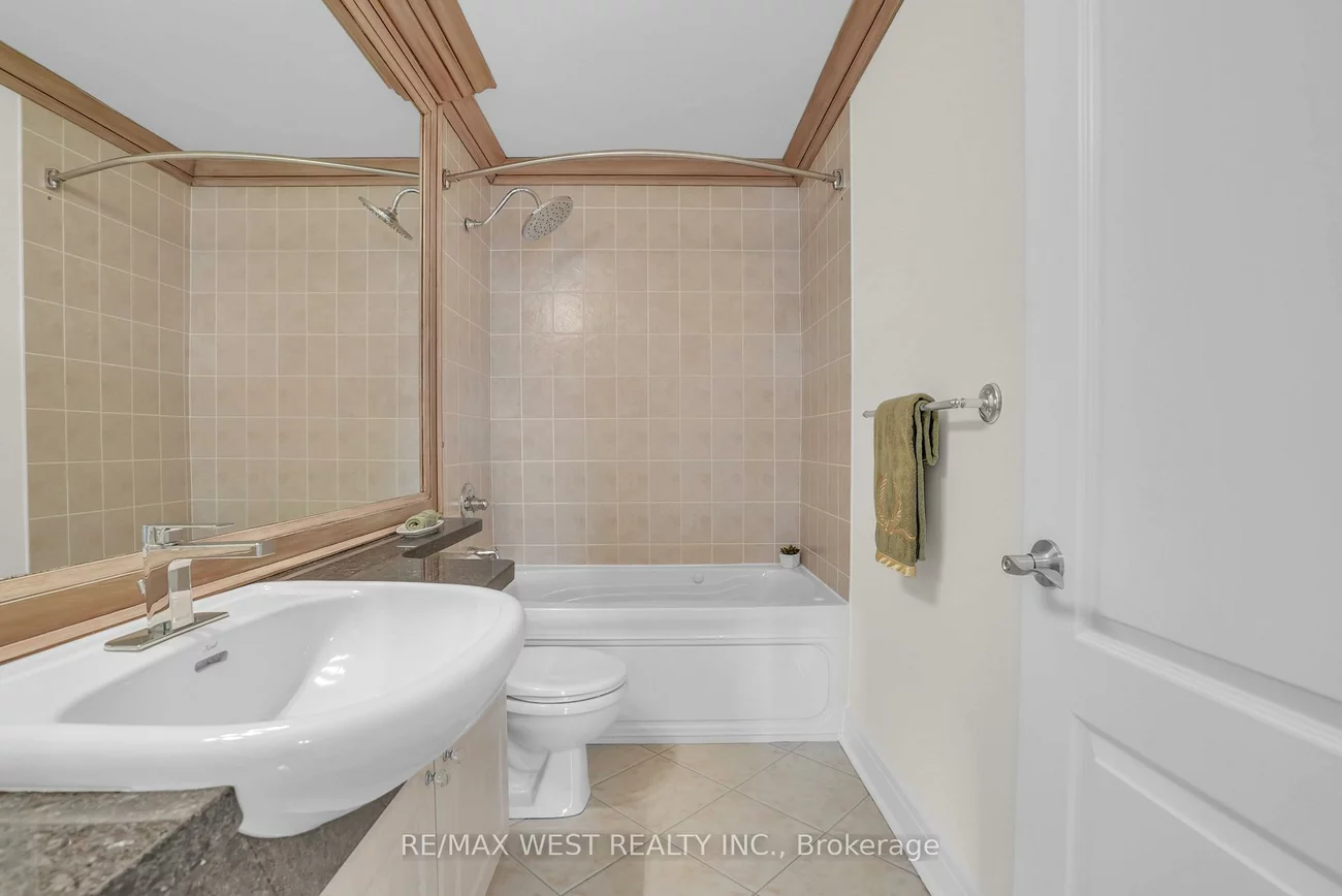 2, Toronto, City Centre, Barrie