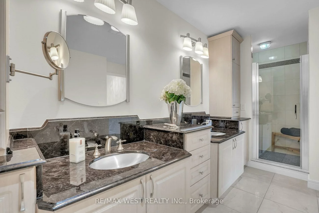 2, Toronto, City Centre, Barrie