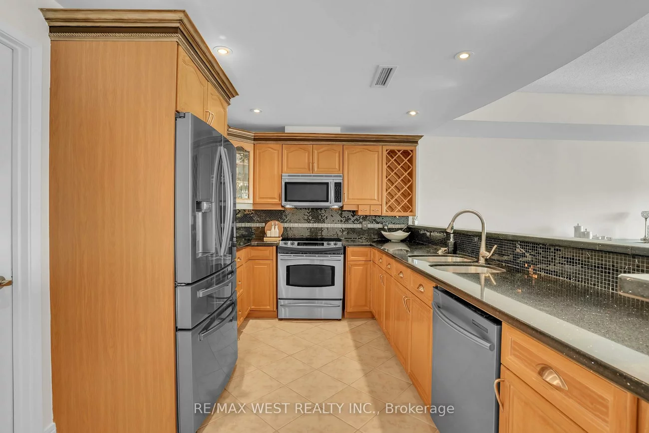 2, Toronto, City Centre, Barrie