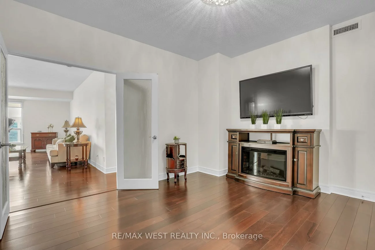 2, Toronto, City Centre, Barrie