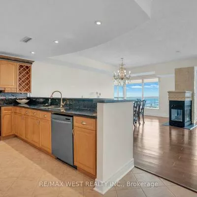 2, Toronto, City Centre, Barrie