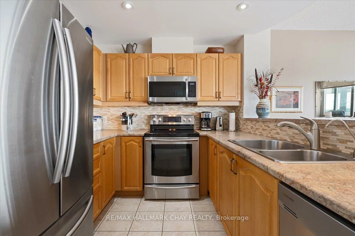 2, Toronto, City Centre, Barrie