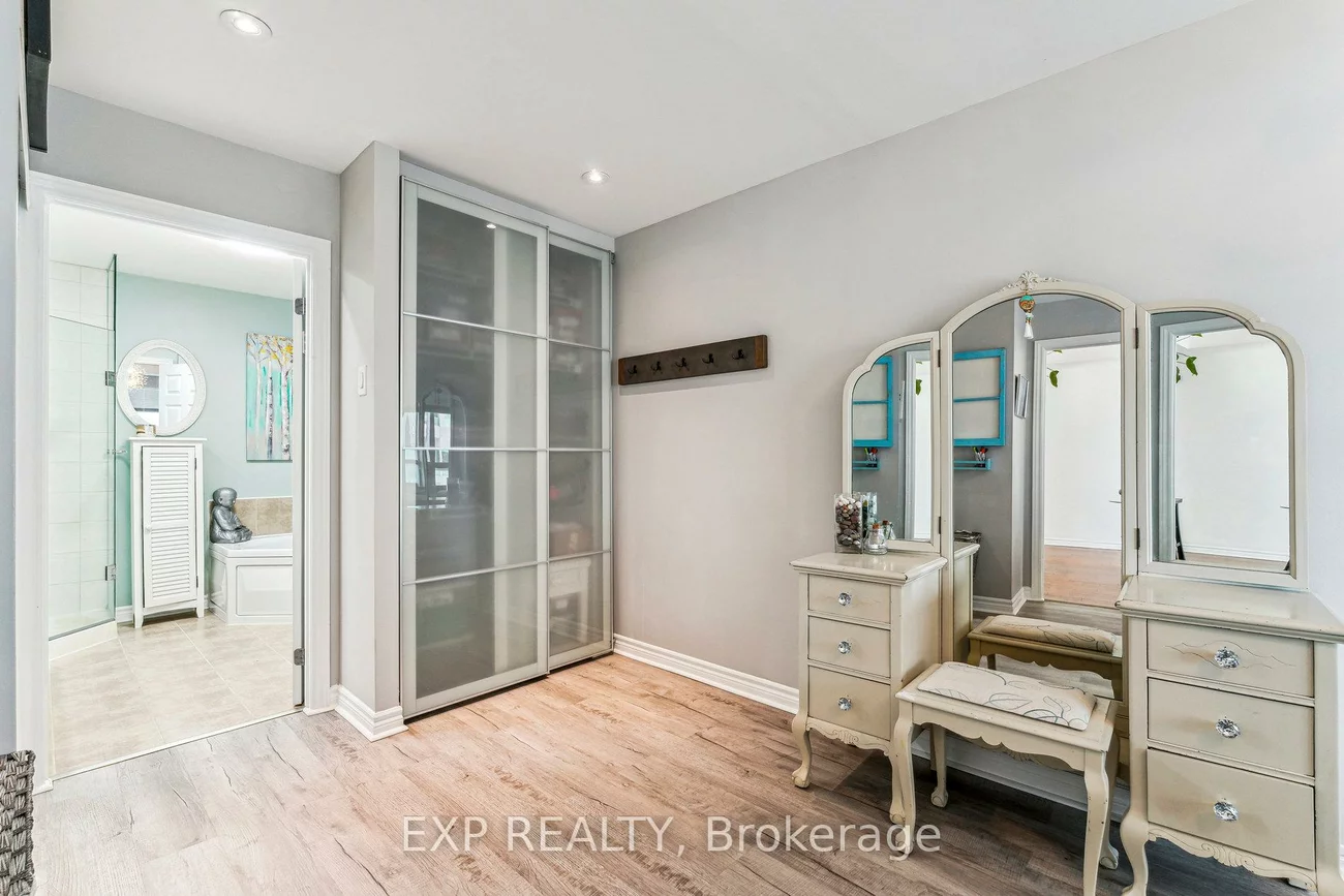 6, Toronto, City Centre, Barrie