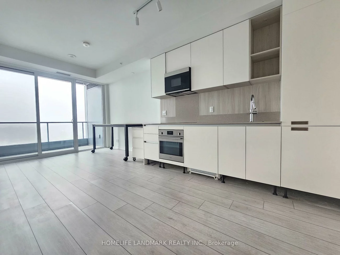 39, Mary, City Centre, Barrie