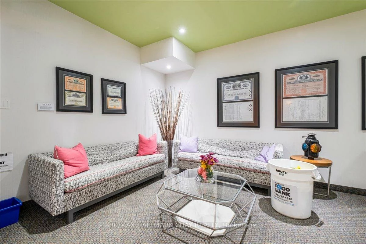 720, Yonge, Painswick South, Barrie