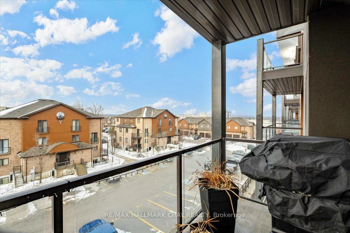 720, Yonge, Painswick South, Barrie