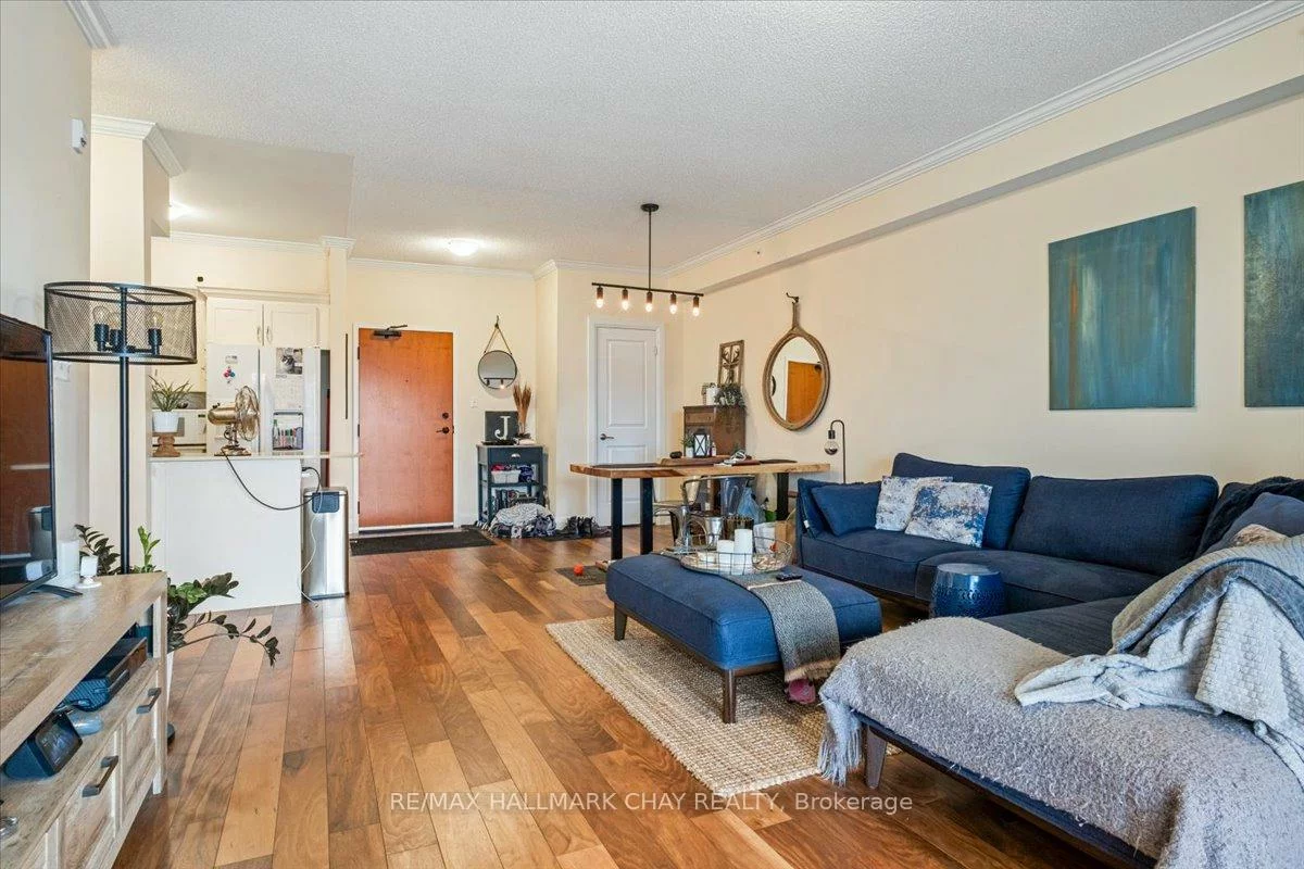 720, Yonge, Painswick South, Barrie