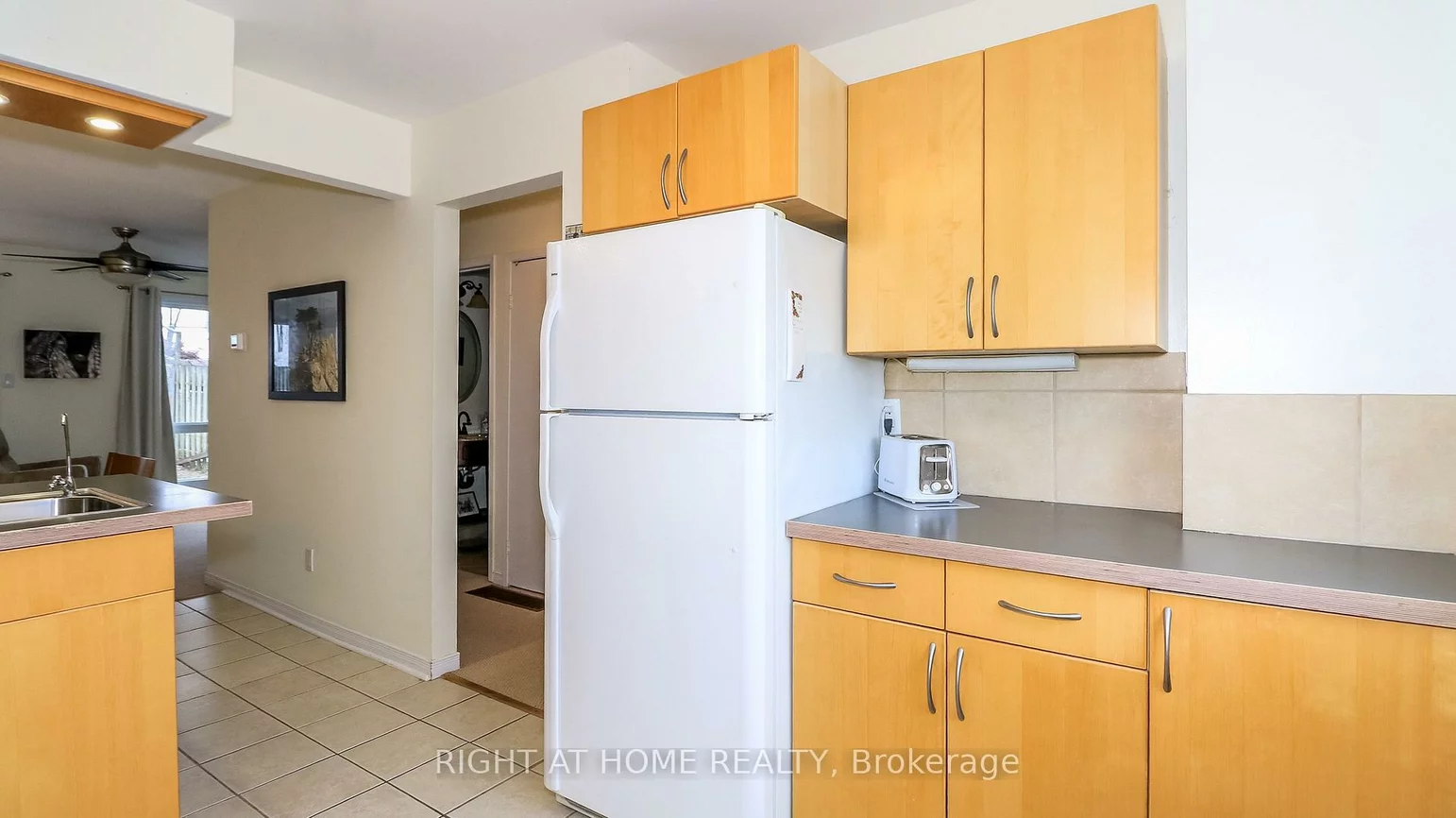 52, Adelade, Allandale, Barrie