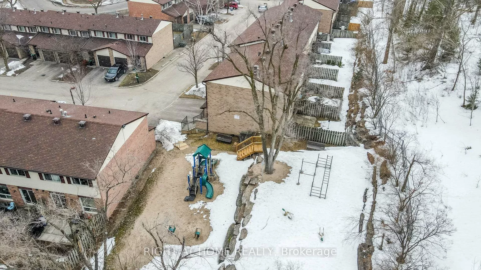 52, Adelade, Allandale, Barrie