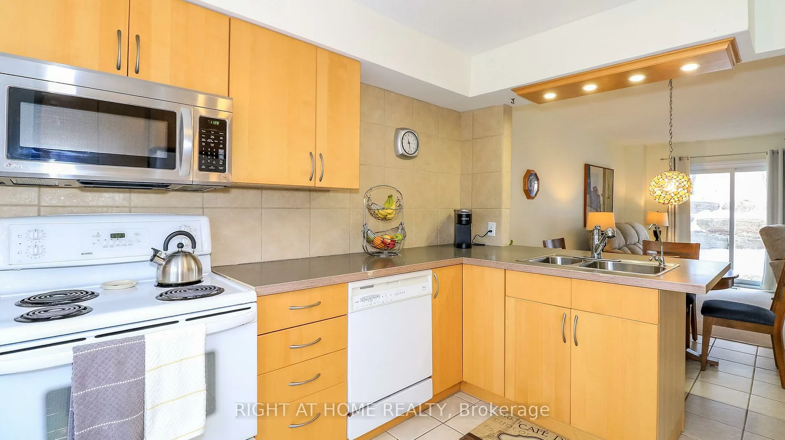 52, Adelade, Allandale, Barrie