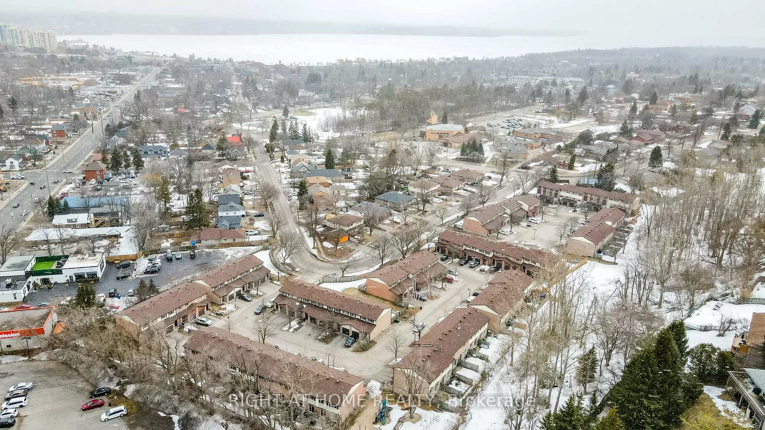 52, Adelade, Allandale, Barrie