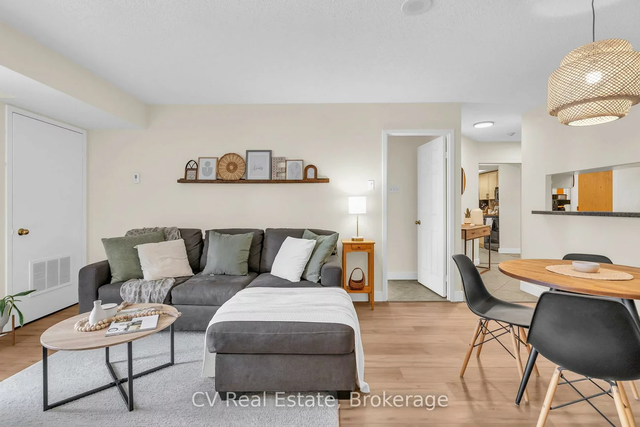 75, Ellen, City Centre, Barrie