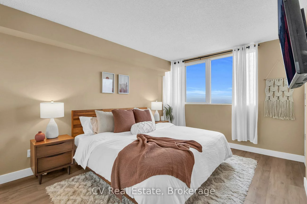 75, Ellen, City Centre, Barrie