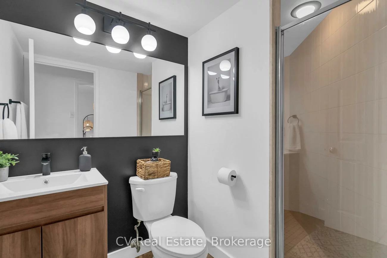 75, Ellen, City Centre, Barrie