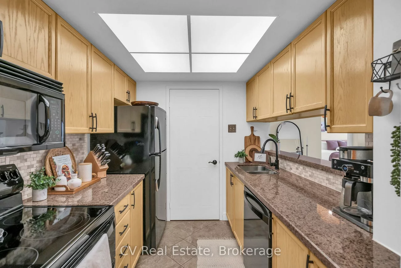 75, Ellen, City Centre, Barrie