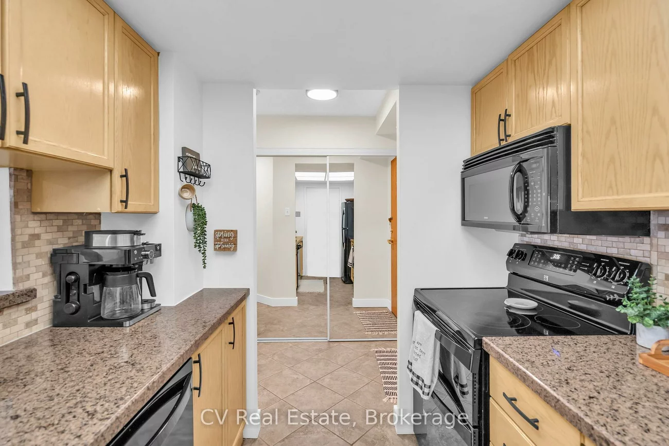 75, Ellen, City Centre, Barrie