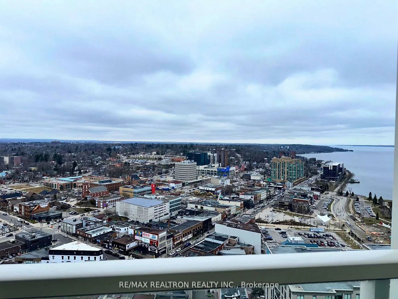 39, Mary, City Centre, Barrie