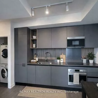 39, Mary, City Centre, Barrie