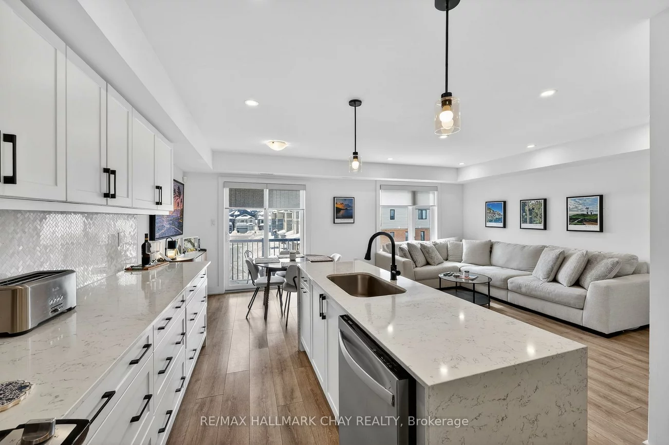 31, Pumpkin Corner, Innis-Shore, Barrie