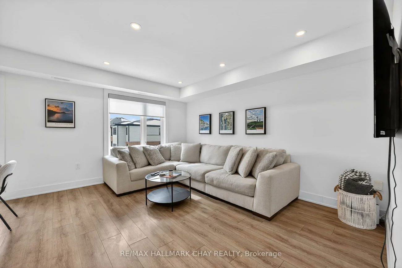 31, Pumpkin Corner, Innis-Shore, Barrie