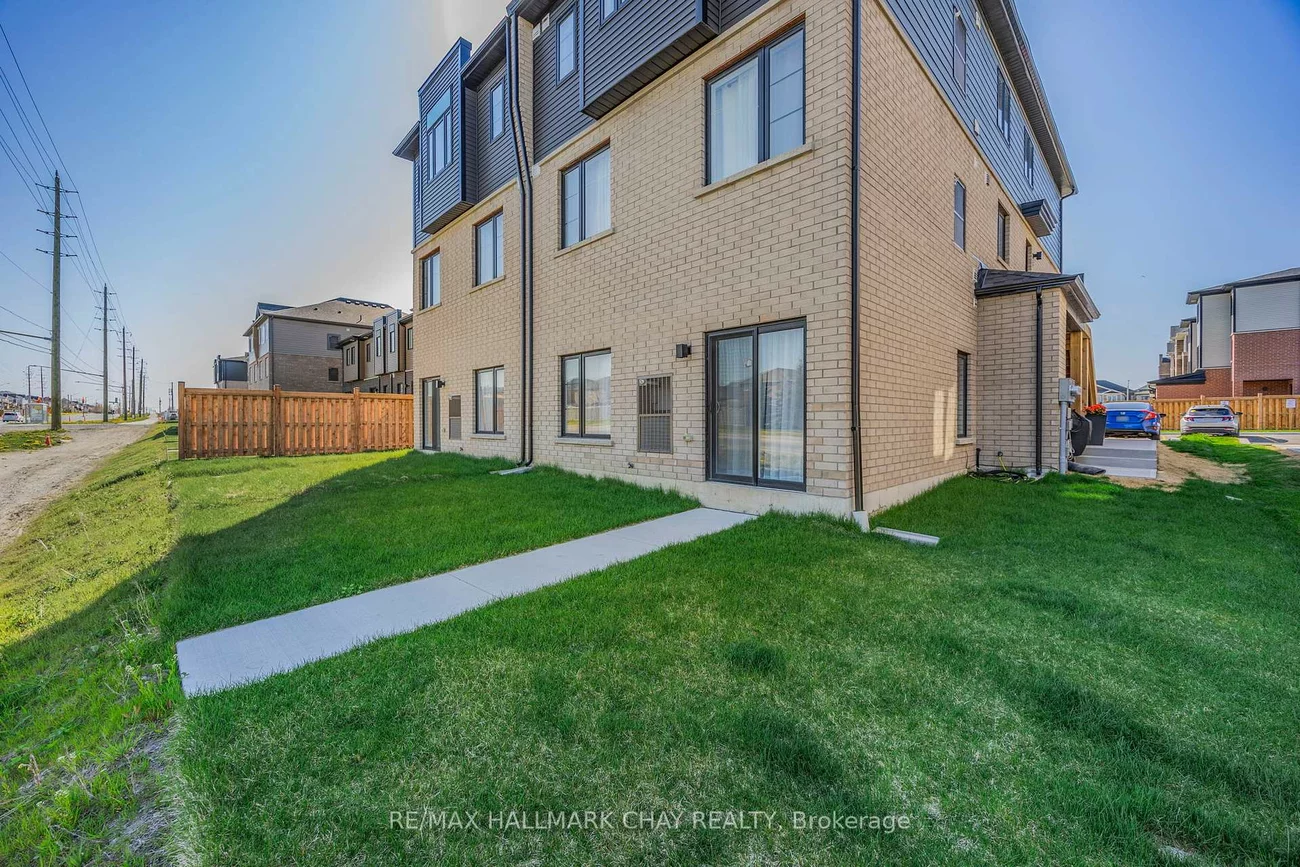 31, Pumpkin Corner, Innis-Shore, Barrie