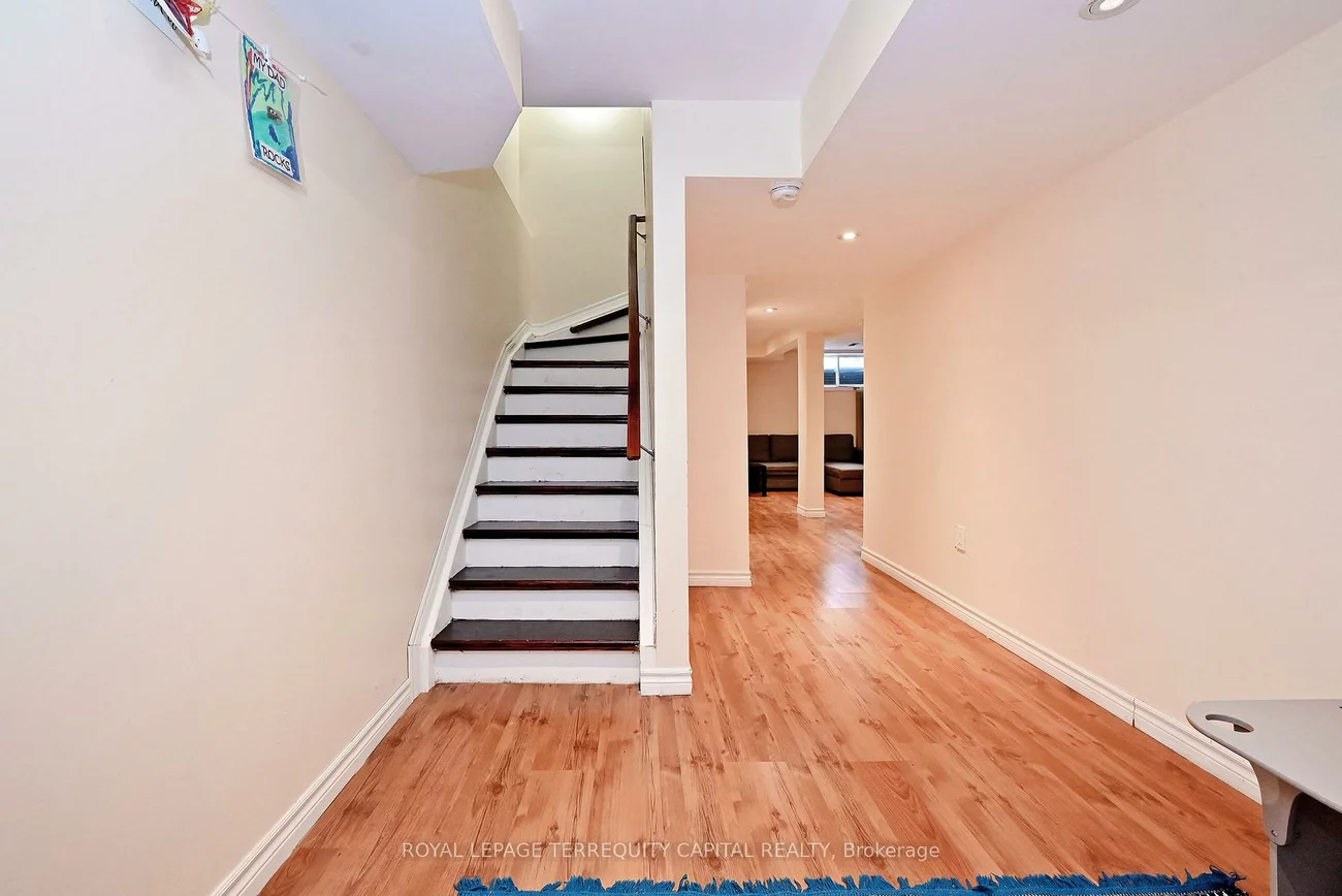 29, Madelaine, Painswick South, Barrie