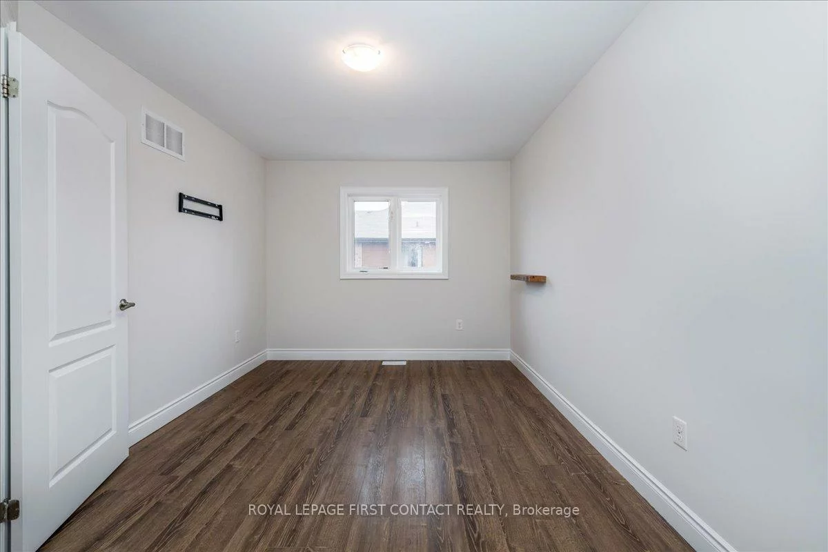 35, Madelaine, Painswick South, Barrie