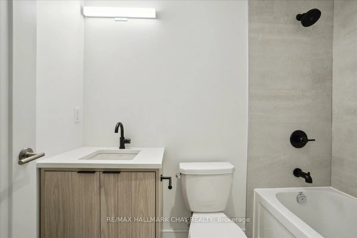 185, Dunlop, Lakeshore, Barrie